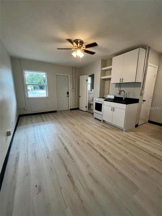 Recently Rented: $1,099 (0 beds, 1 baths, 400 Square Feet)