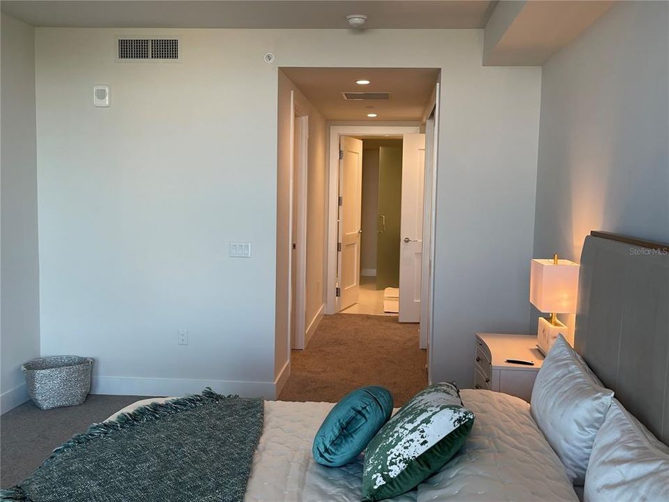 For Rent: $9,900 (2 beds, 2 baths, 1919 Square Feet)