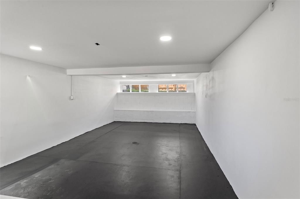 Active With Contract: $569,000 (3 beds, 2 baths, 1716 Square Feet)