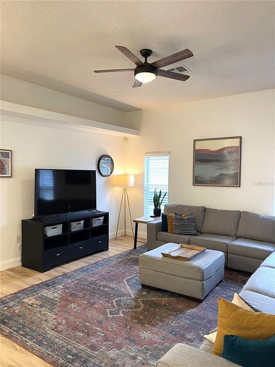 Active With Contract: $3,495 (3 beds, 2 baths, 1678 Square Feet)