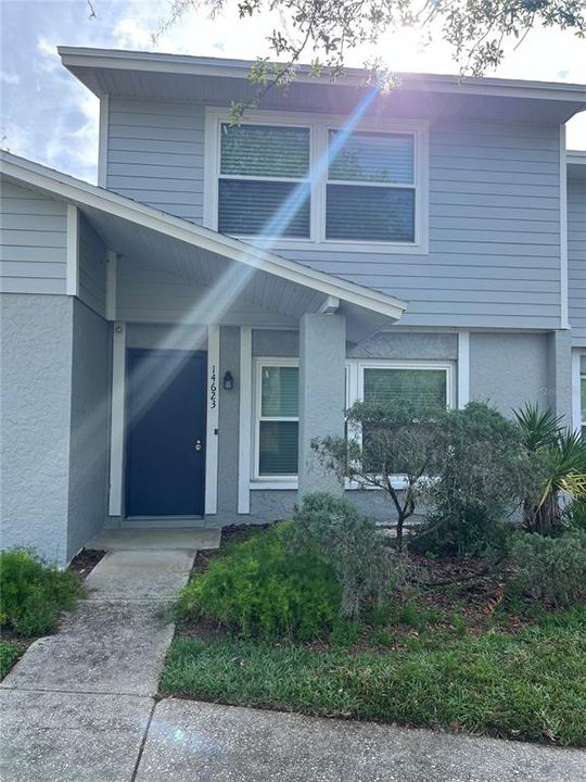 Active With Contract: $1,800 (3 beds, 1 baths, 1178 Square Feet)