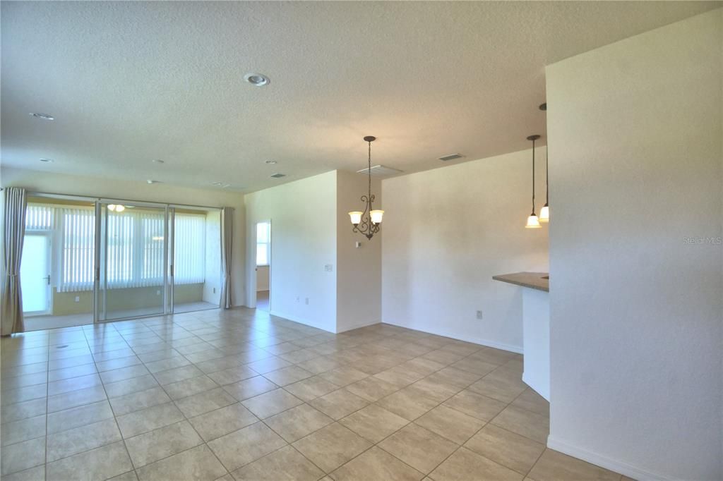 Recently Sold: $249,000 (2 beds, 2 baths, 1449 Square Feet)