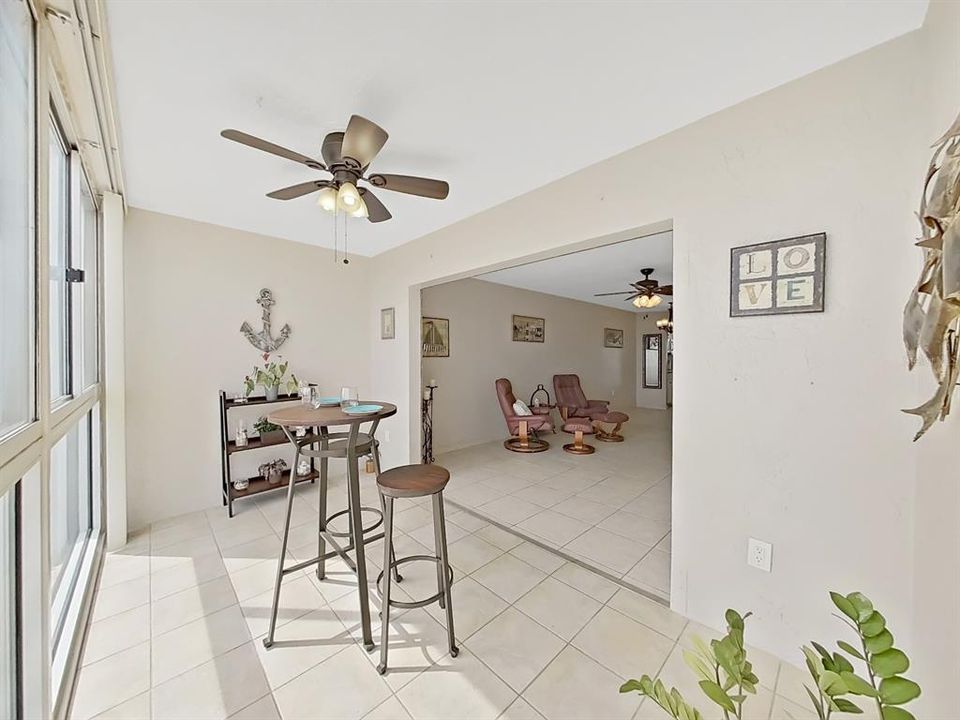 For Sale: $219,900 (2 beds, 2 baths, 1050 Square Feet)