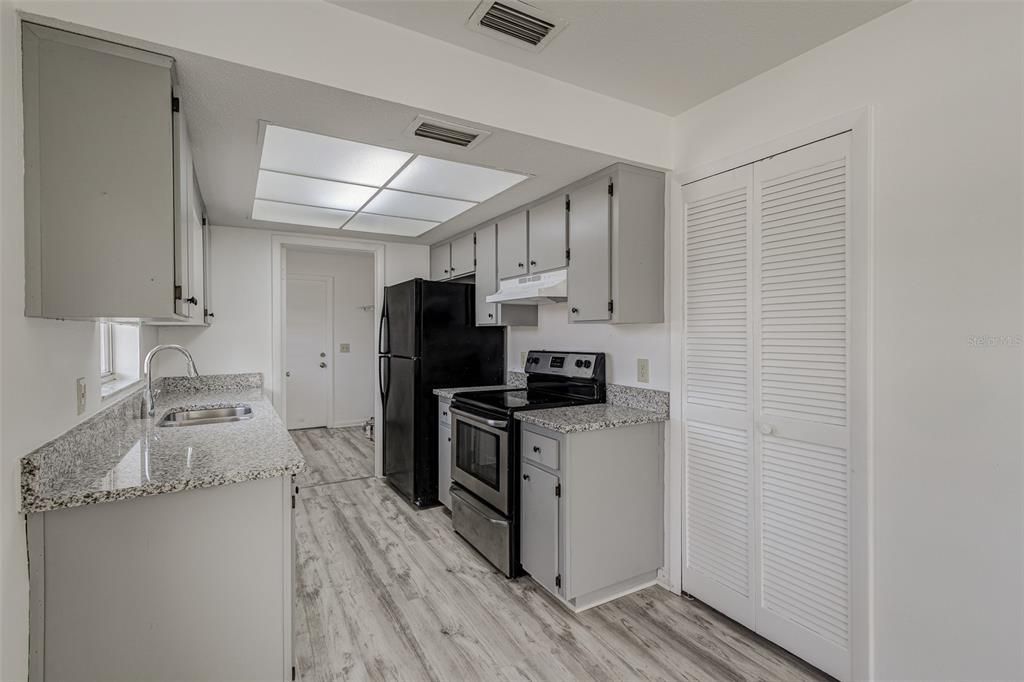 Active With Contract: $1,545 (2 beds, 2 baths, 1834 Square Feet)