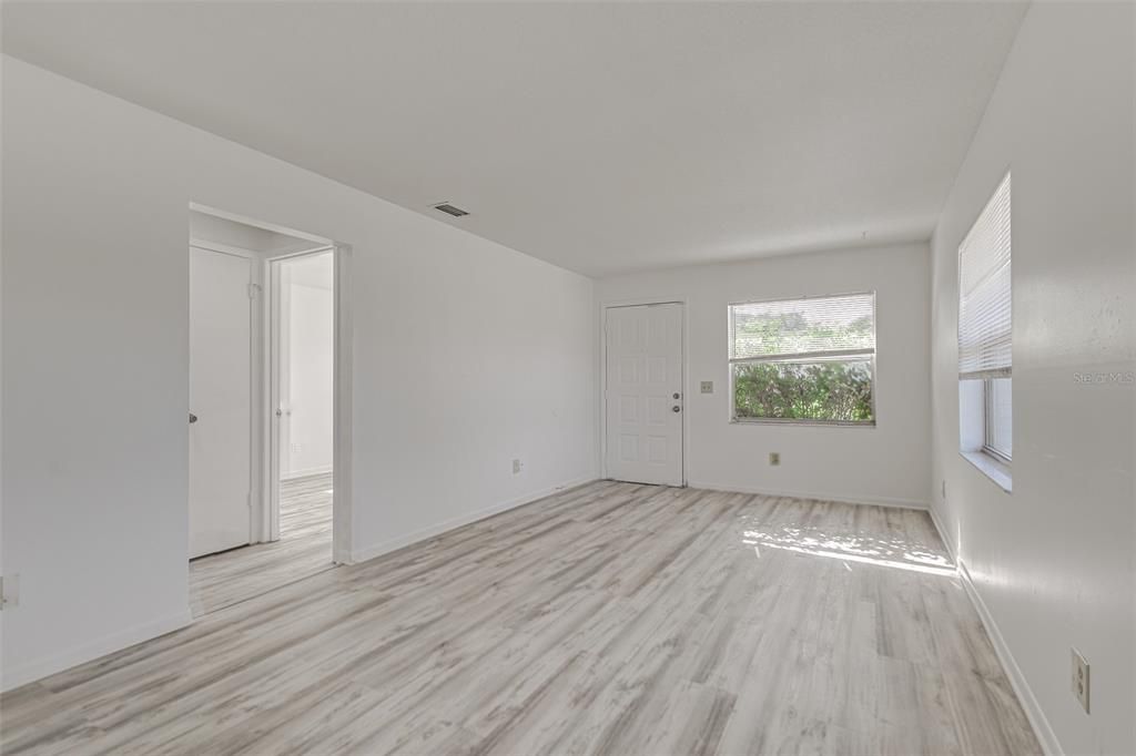 Active With Contract: $1,545 (2 beds, 2 baths, 1834 Square Feet)