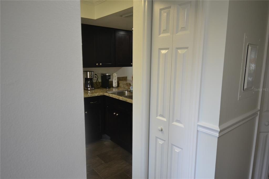 For Rent: $2,000 (2 beds, 2 baths, 1094 Square Feet)