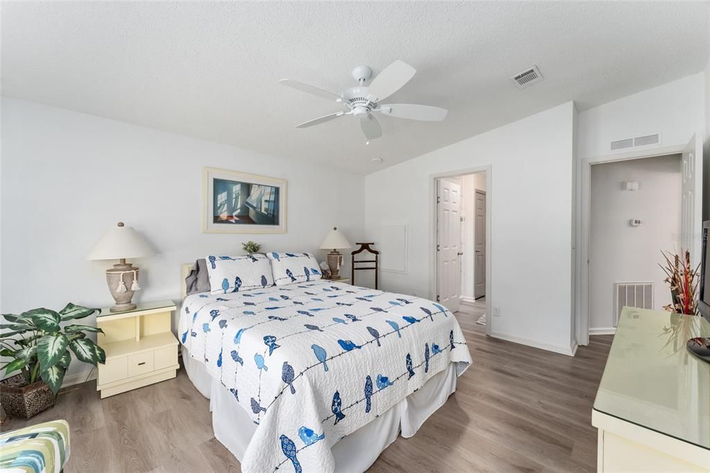 For Sale: $299,000 (2 beds, 2 baths, 1456 Square Feet)