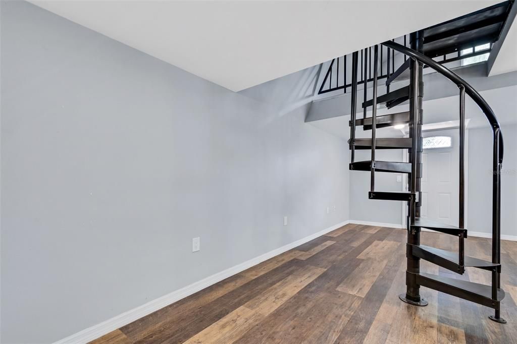 Active With Contract: $349,000 (3 beds, 2 baths, 1624 Square Feet)