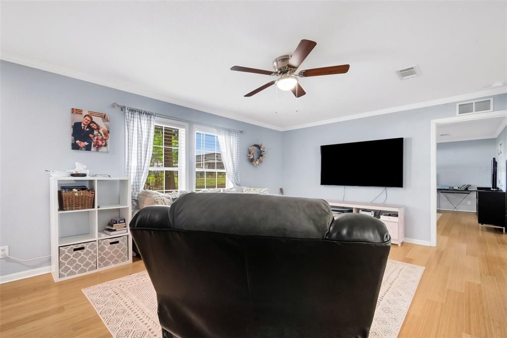 Active With Contract: $349,000 (3 beds, 2 baths, 1624 Square Feet)