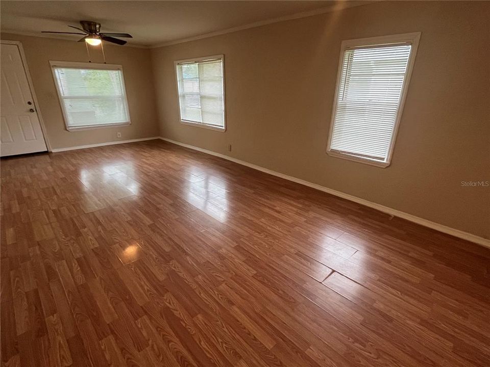 For Rent: $1,199 (2 beds, 1 baths, 768 Square Feet)