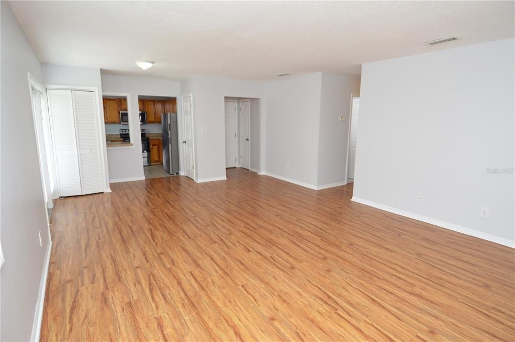 For Rent: $2,350 (2 beds, 2 baths, 1100 Square Feet)