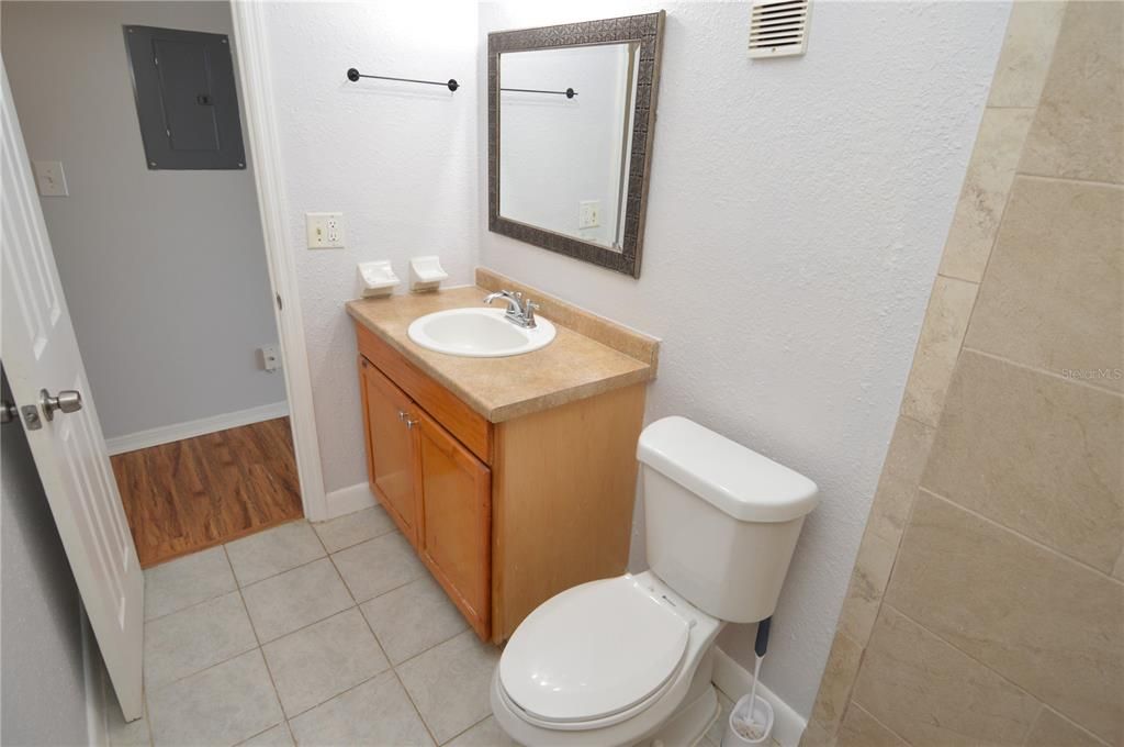 For Rent: $2,250 (2 beds, 2 baths, 1100 Square Feet)