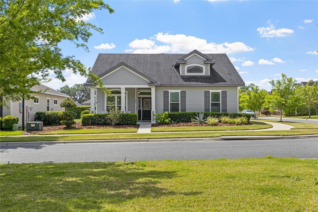 Vendido Recientemente: $429,900 (3 camas, 2 baños, 1706 Pies cuadrados)