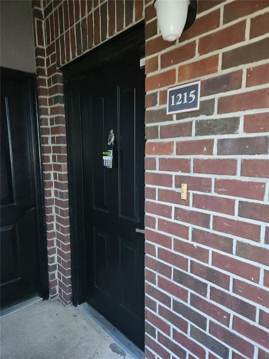 For Rent: $1,525 (1 beds, 1 baths, 745 Square Feet)