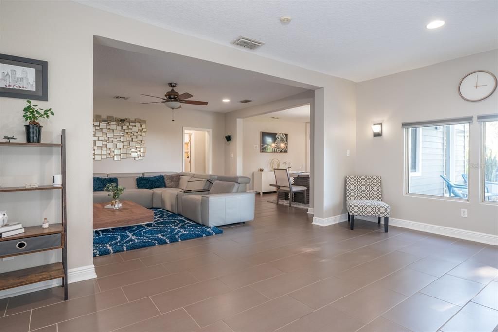 Active With Contract: $429,900 (3 beds, 2 baths, 1784 Square Feet)