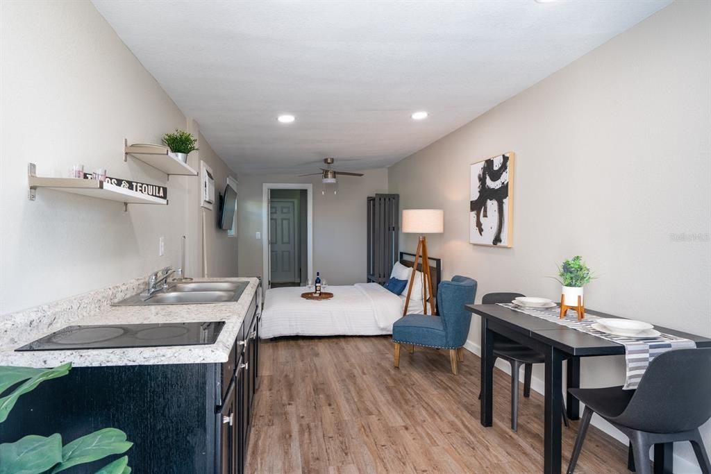 Active With Contract: $429,900 (3 beds, 2 baths, 1784 Square Feet)