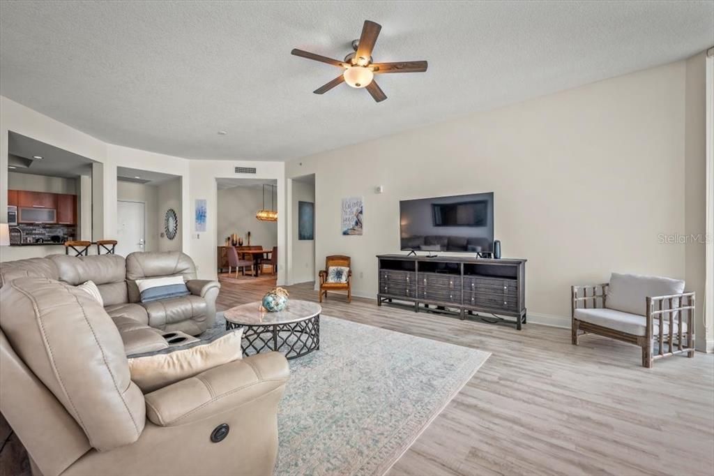 For Sale: $439,000 (2 beds, 2 baths, 1815 Square Feet)