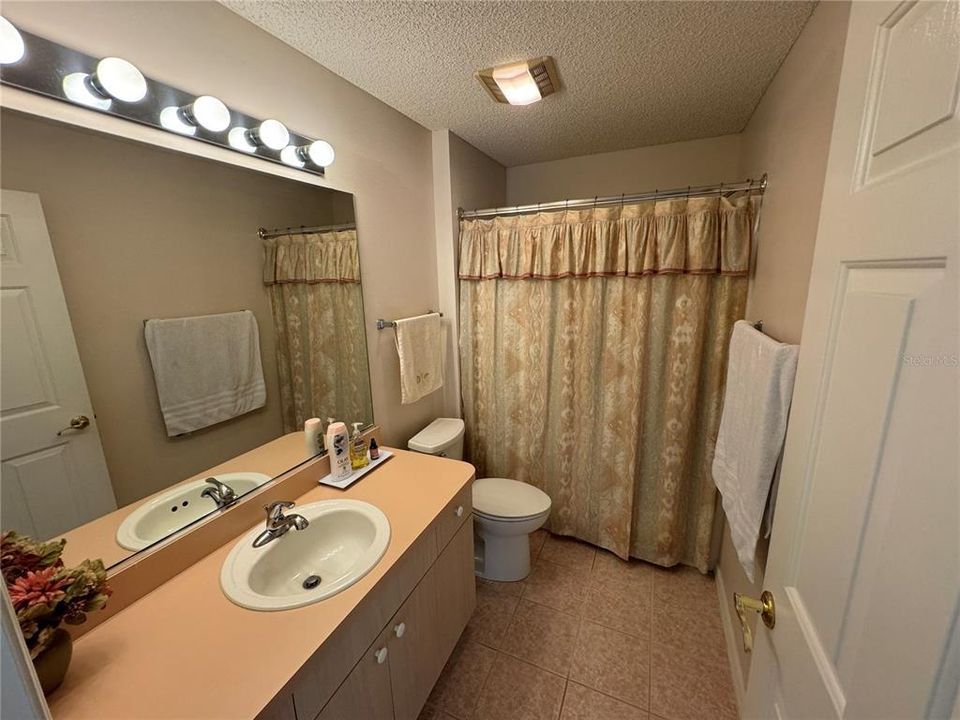В аренду: $1,700 (2 спален, 2 ванн, 1102 Квадратных фут)