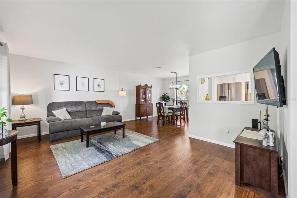 Active With Contract: $475,000 (3 beds, 2 baths, 1848 Square Feet)
