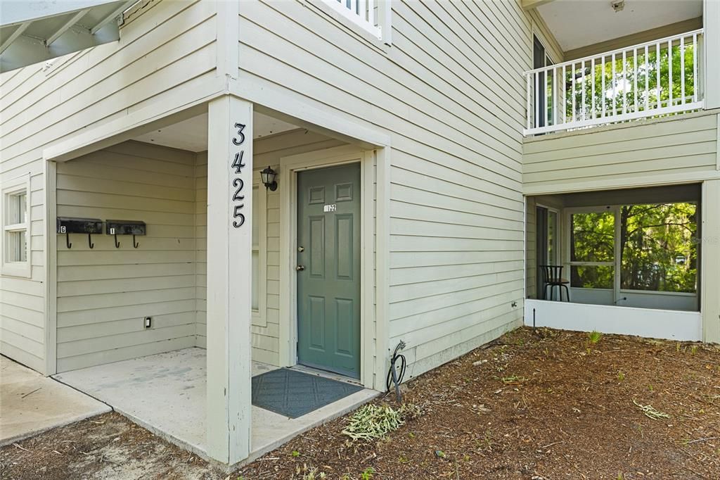Active With Contract: $169,900 (2 beds, 2 baths, 1008 Square Feet)