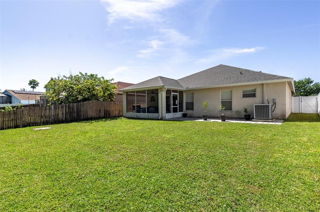 Recently Sold: $399,000 (3 beds, 2 baths, 1956 Square Feet)