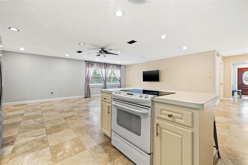 Active With Contract: $549,000 (4 beds, 3 baths, 2096 Square Feet)