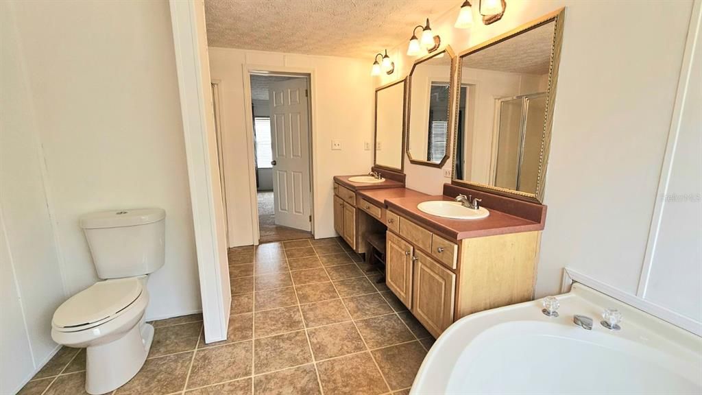 最近租的: $1,700 (3 贝兹, 2 浴室, 2040 平方英尺)