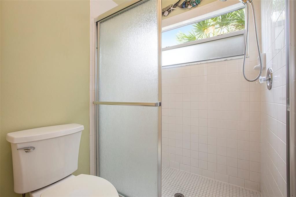 For Sale: $360,000 (2 beds, 2 baths, 1116 Square Feet)