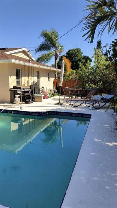 Active With Contract: $4,200 (4 beds, 2 baths, 2098 Square Feet)