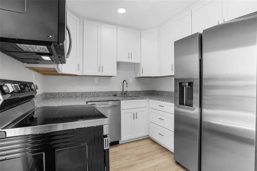 Active With Contract: $1,620 (2 beds, 1 baths, 865 Square Feet)