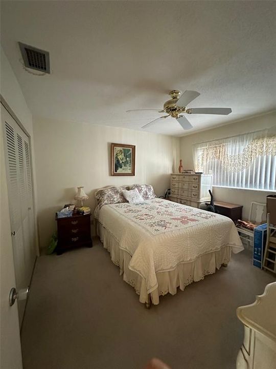 Active With Contract: $449,900 (2 beds, 1 baths, 864 Square Feet)
