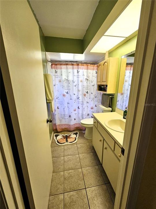 For Sale: $199,500 (2 beds, 1 baths, 1046 Square Feet)