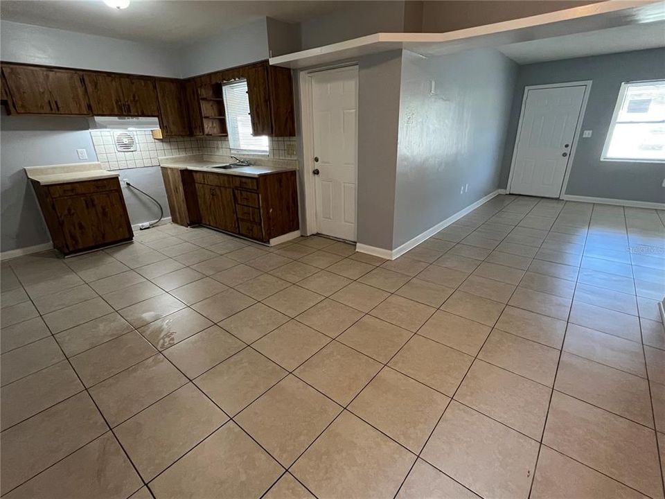 For Rent: $1,465 (3 beds, 2 baths, 1066 Square Feet)
