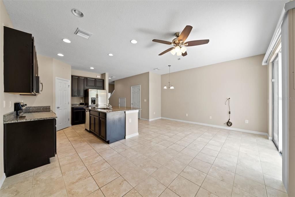 For Sale: $274,499 (3 beds, 2 baths, 1400 Square Feet)