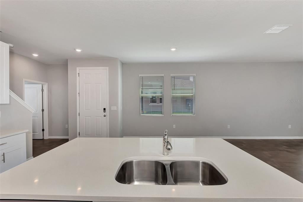 For Rent: $2,695 (3 beds, 2 baths, 2069 Square Feet)