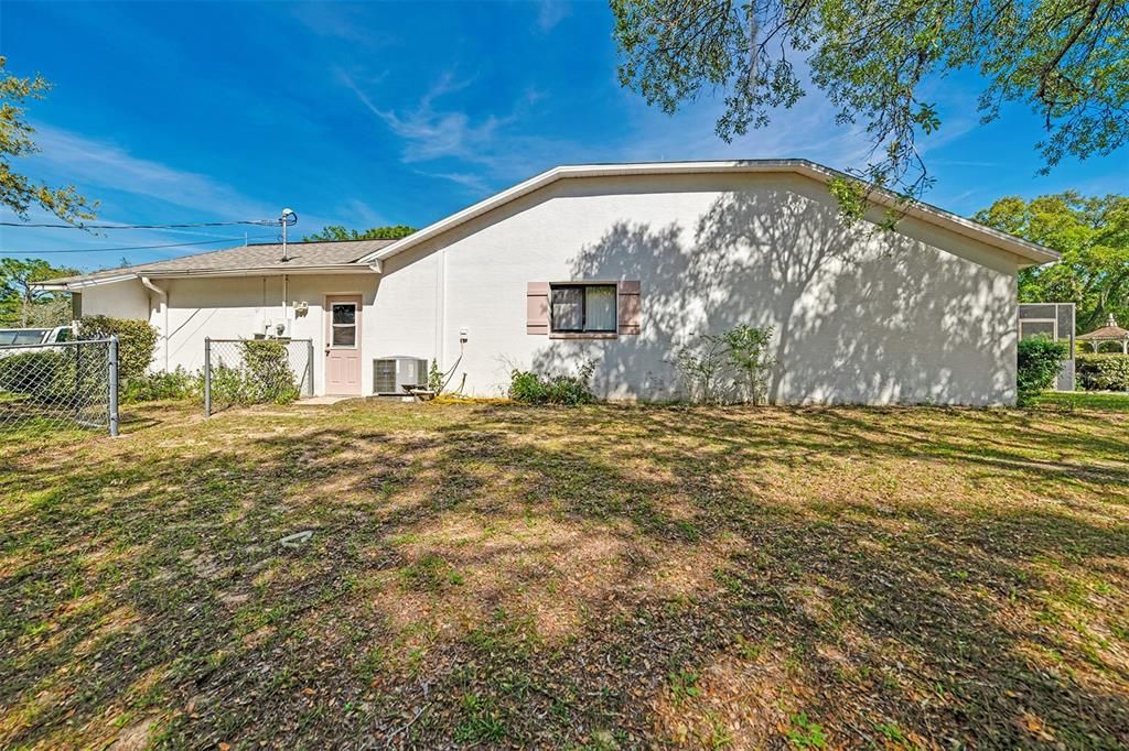 Recently Sold: $400,000 (3 beds, 2 baths, 1662 Square Feet)