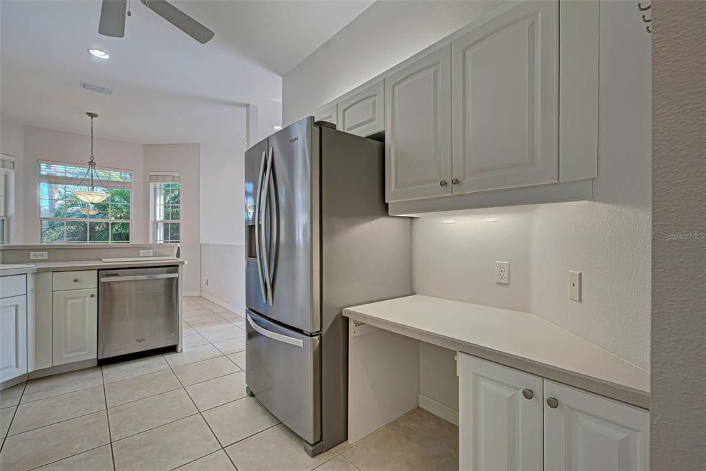 For Sale: $409,900 (2 beds, 2 baths, 1841 Square Feet)