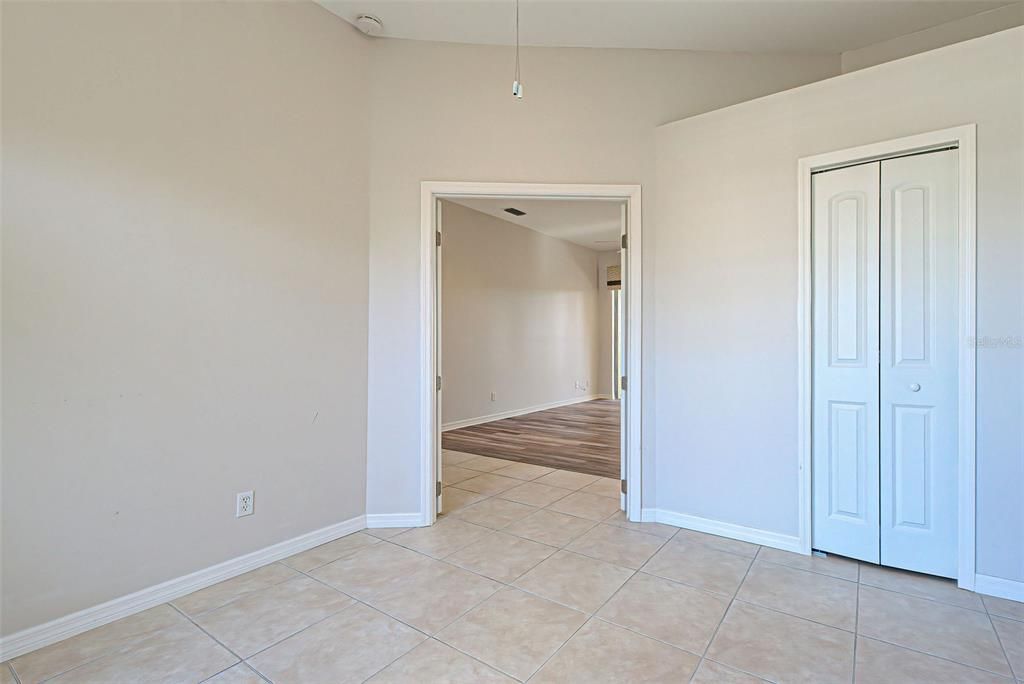 For Sale: $409,900 (2 beds, 2 baths, 1841 Square Feet)