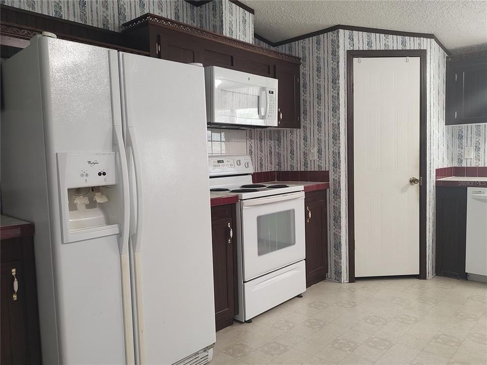 Vendido Recientemente: $265,000 (4 camas, 2 baños, 2280 Pies cuadrados)