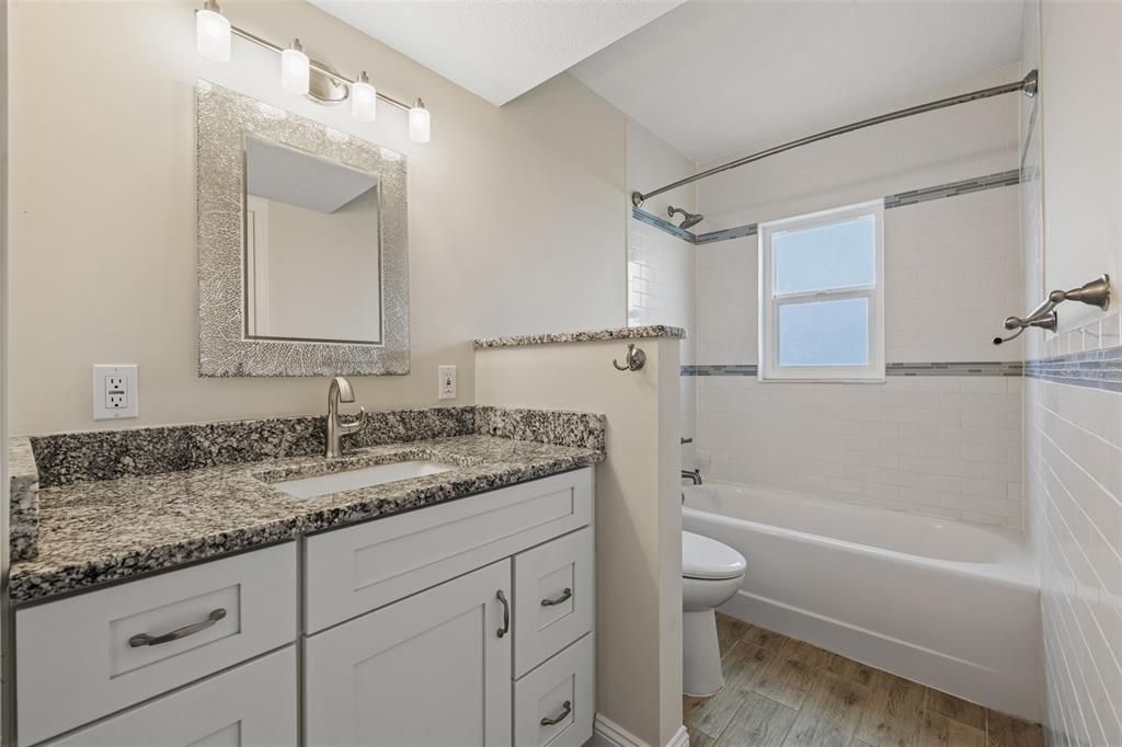 Active With Contract: $195,000 (1 beds, 1 baths, 720 Square Feet)