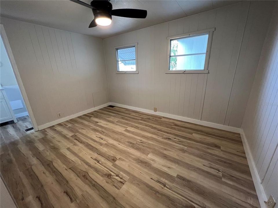 For Sale: $164,900 (2 beds, 2 baths, 696 Square Feet)