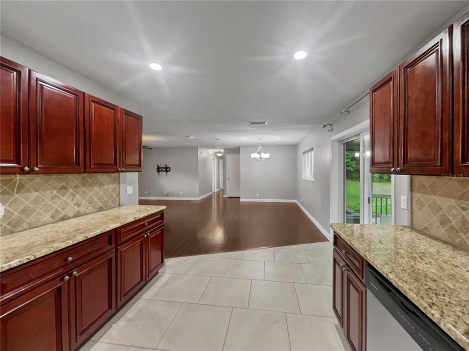 Active With Contract: $375,000 (3 beds, 2 baths, 1260 Square Feet)