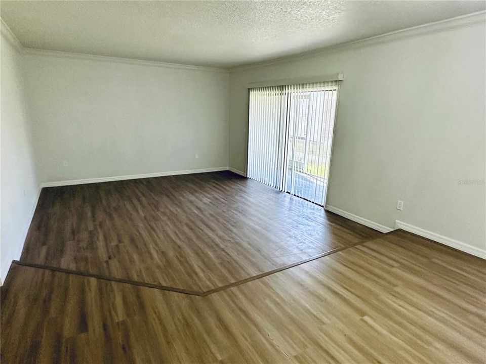 For Rent: $1,650 (2 beds, 1 baths, 960 Square Feet)