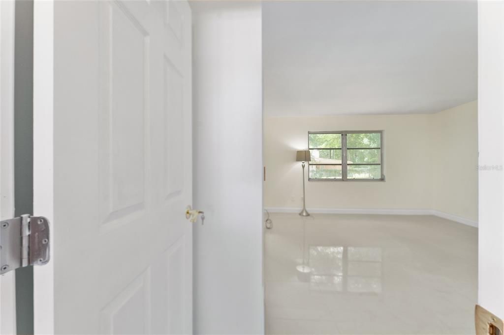 Active With Contract: $229,900 (2 beds, 2 baths, 1396 Square Feet)