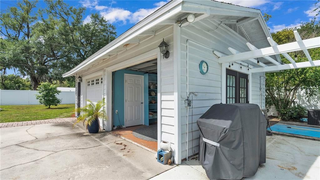 Recently Sold: $735,000 (3 beds, 2 baths, 2462 Square Feet)