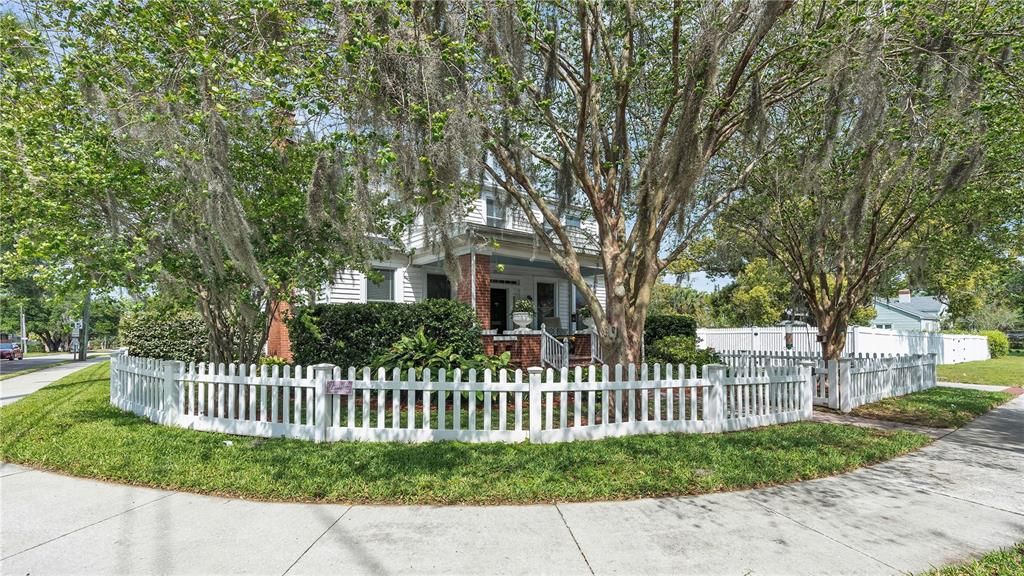 Recently Sold: $735,000 (3 beds, 2 baths, 2462 Square Feet)