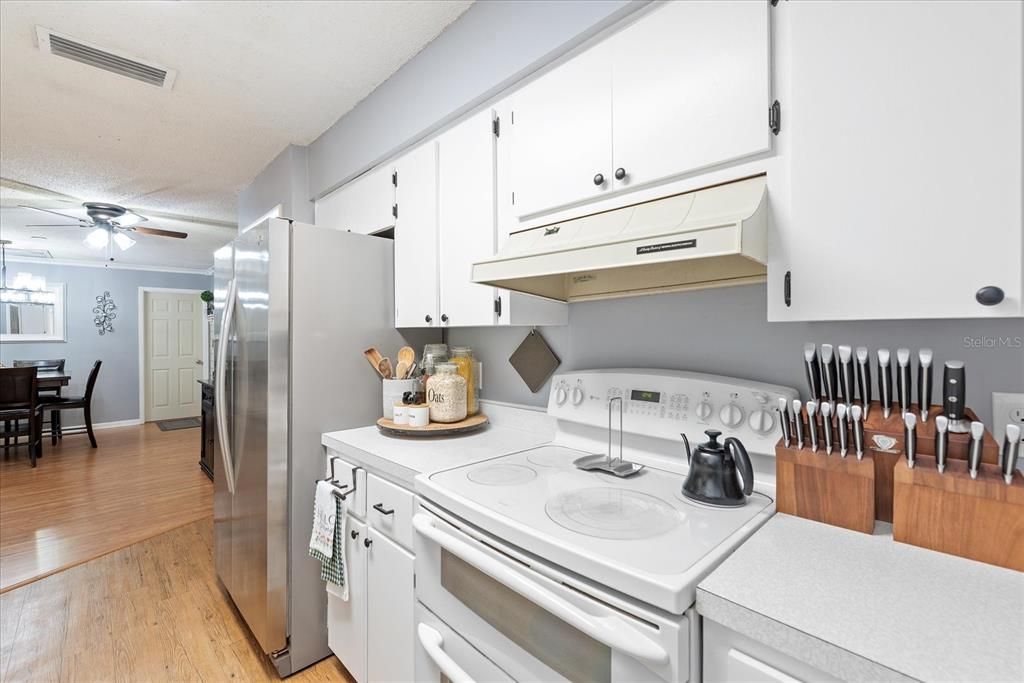 For Sale: $284,000 (3 beds, 2 baths, 1480 Square Feet)