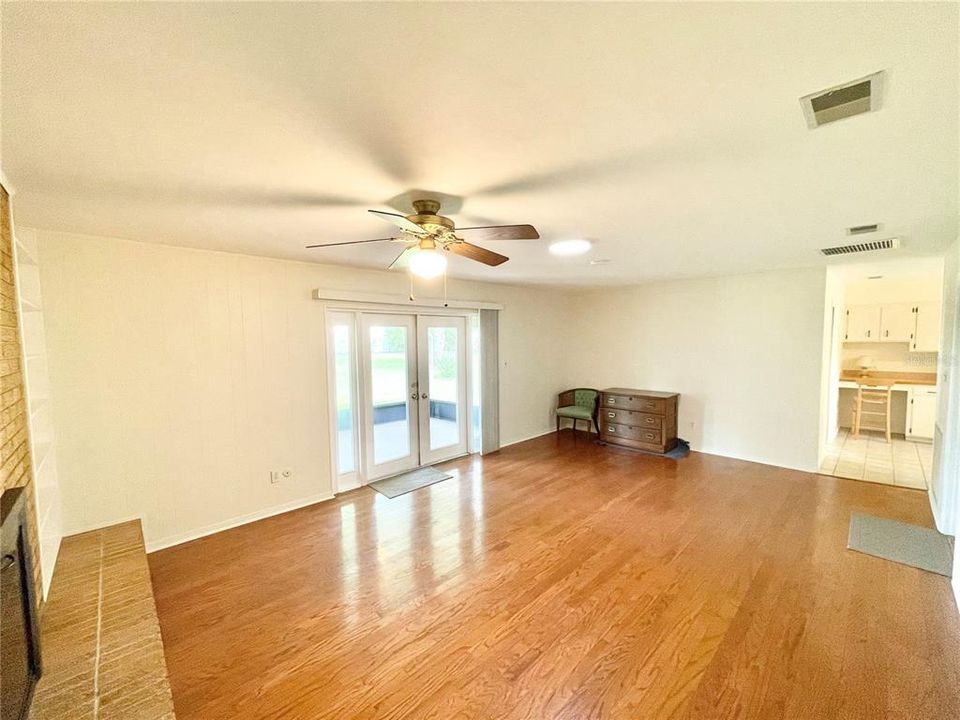 Active With Contract: $349,900 (4 beds, 2 baths, 1909 Square Feet)