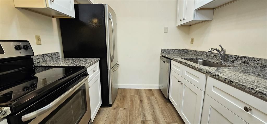 Recently Rented: $1,999 (2 beds, 1 baths, 931 Square Feet)