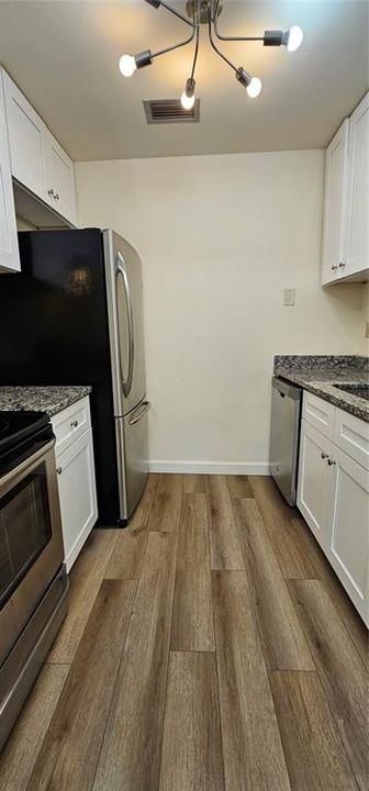 Recently Rented: $1,999 (2 beds, 1 baths, 931 Square Feet)